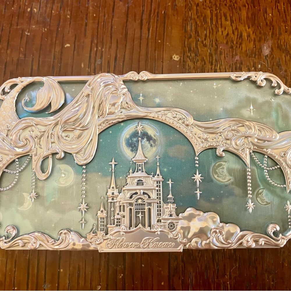 Flowerknows moonlight mermaid eyeshadow palette